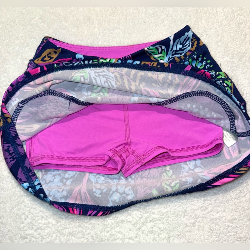 Lilly Pulitzer Luxletic skort w/ navy and pink floral print, size 2/3, EUC - Picture 2 of 4